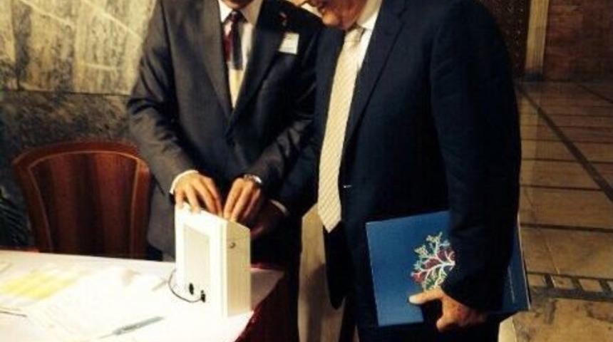 Deniz Baykal Meclise Kaydını Yaptırdı