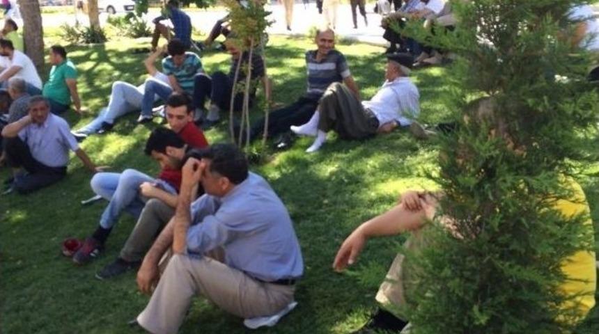 İzzetpaşa Meydanı Dinlenme Yeri Oldu