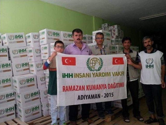 İhh Ramazan’da İhtiyaç Sahiplerinin Yüzünü Güldürüyor