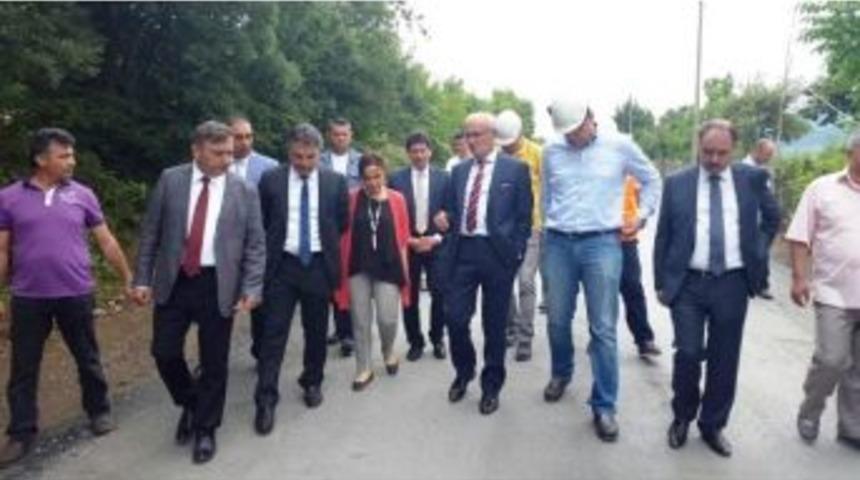 &Ccedil;akırlar Ve İncesu Mahalleleri Beton Yolla Birbirine Bağlanıyor