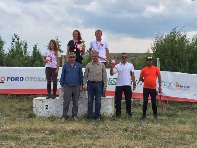 Eskişehir Atlı Spor Kulübü’nde Yunus Emre Kupası Ve Atlı Dayanıklılık Yarışmaları