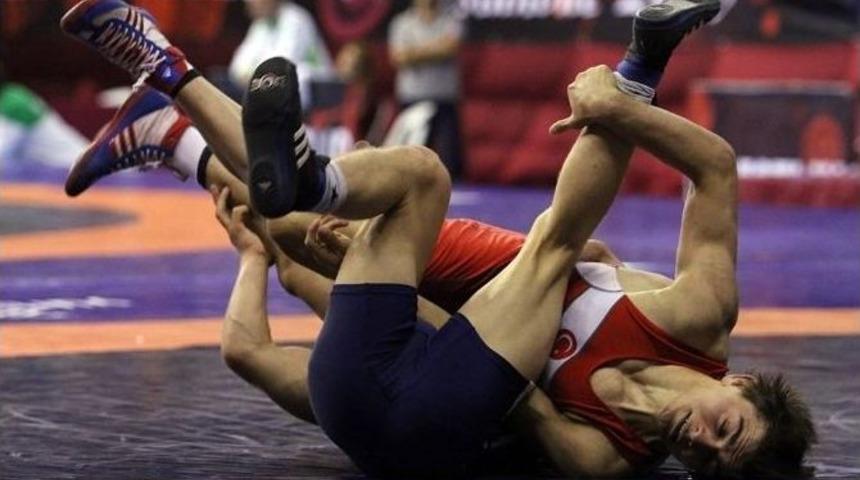 Milli G&uuml;reş&ccedil;iler, 2 Altın Ve 1 Bronz Madalya İ&ccedil;in Mindere &Ccedil;ıkacak