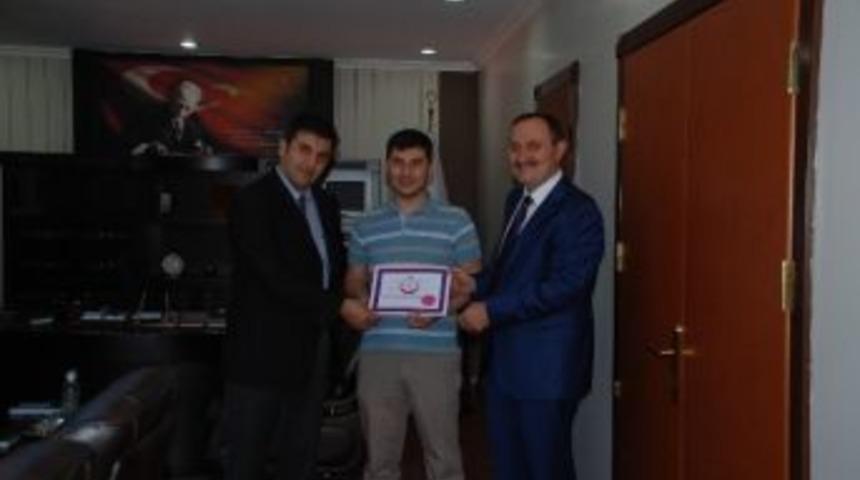 G&ouml;z Bankası&rsquo;na Kornea &Ouml;d&uuml;l&uuml; Verildi