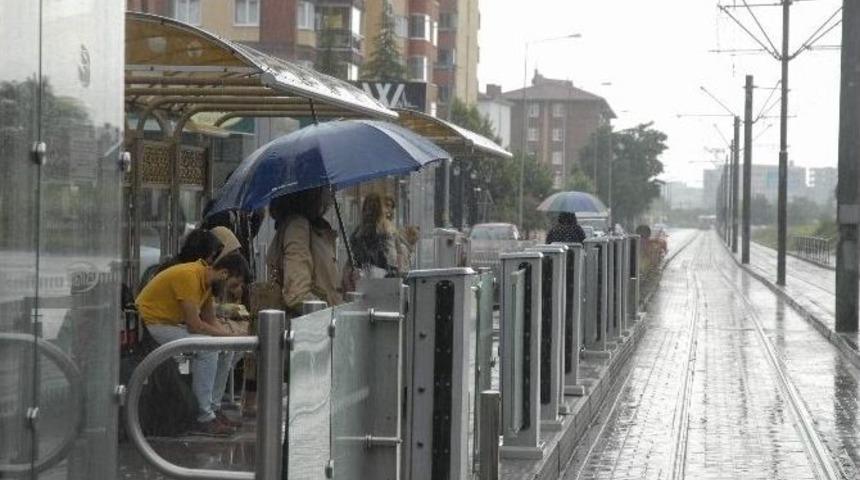 Eskişehir Yağmura Teslim Oldu