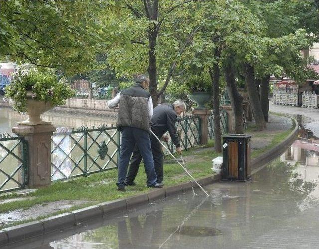 Eskişehir Yağmura Teslim Oldu