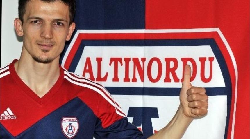 Emre Kara Altınordu&rsquo;da