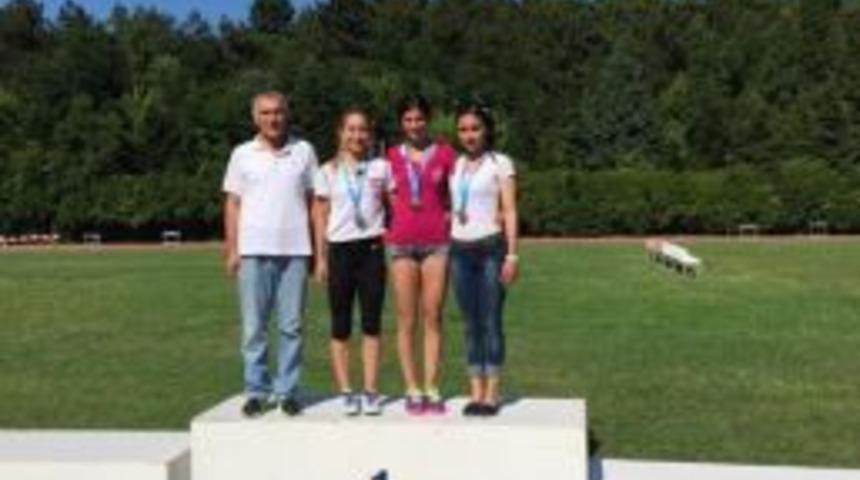 Osmangazili Atletlerden &Ccedil;ifte Başarı