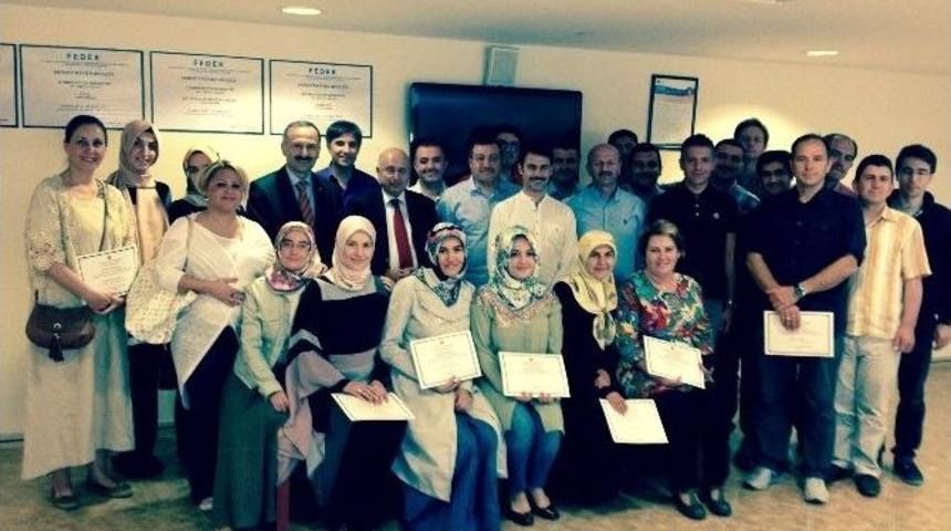 &Ouml;ğrenciler Tatilde &Ouml;ğretmenler Eğitimde