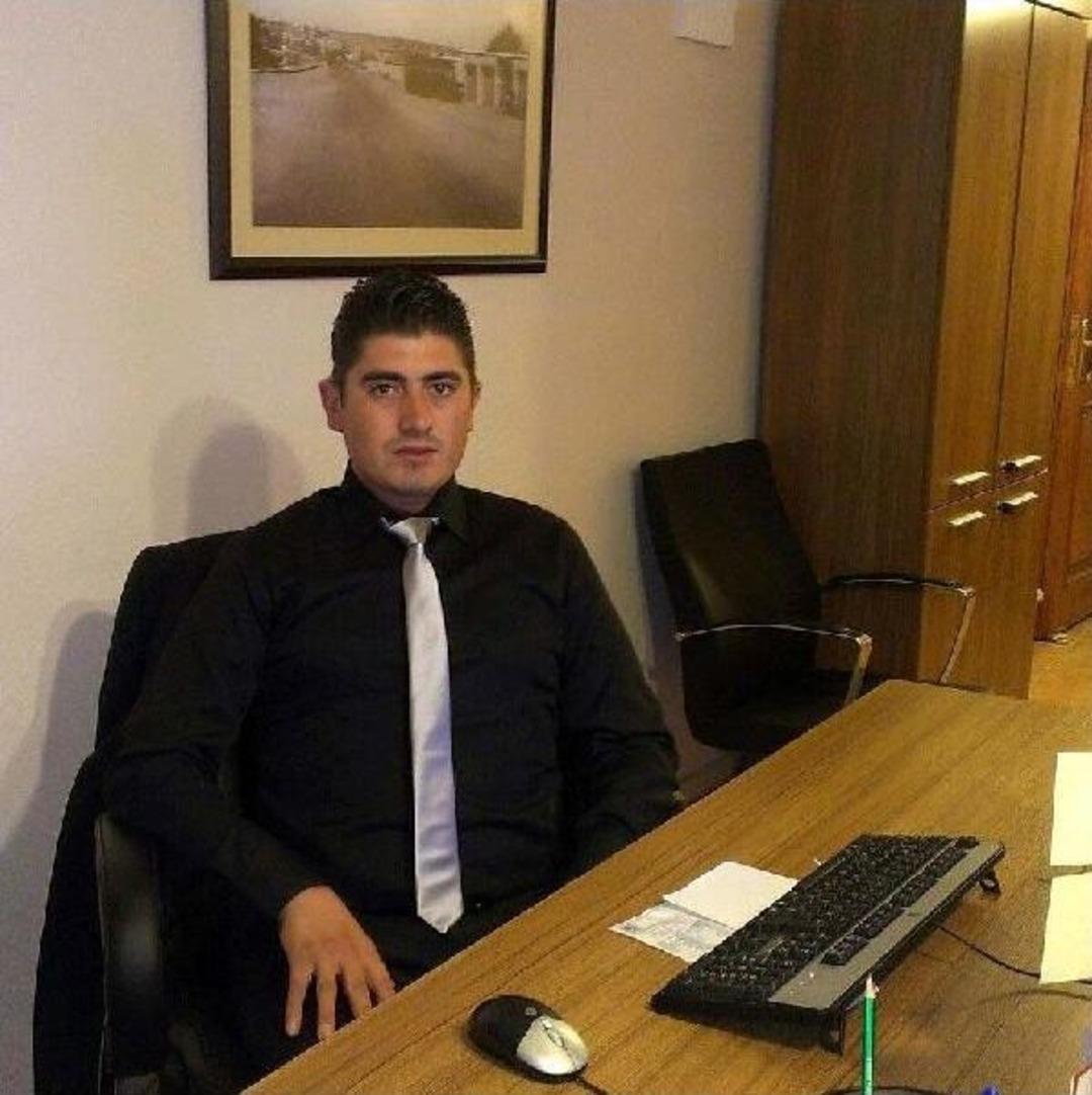 Kız Arkadaşı Ayrılmak Isteyince Intihar Eden Gen&ccedil; Toprağa Verildi