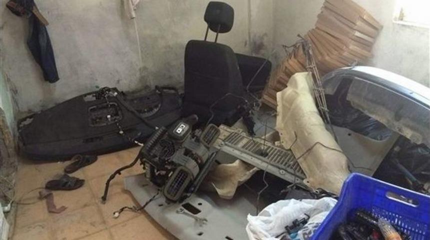 Bağ Evinde Par&ccedil;alanmış Otomobil Ve Sahte İ&ccedil;ki Malzemesi Ele Ge&ccedil;irildi