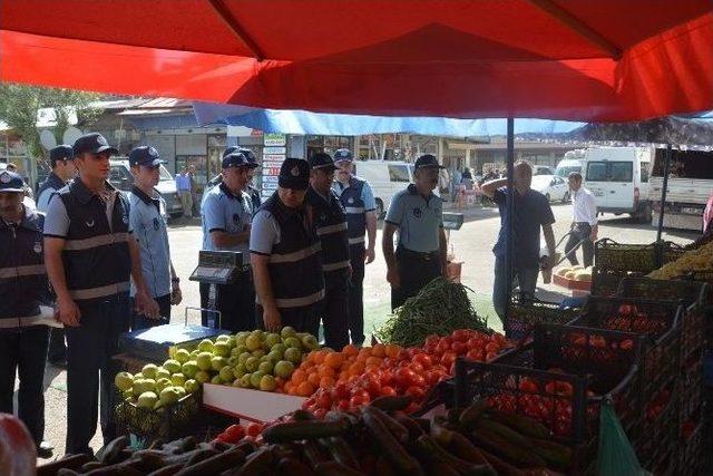 Zabıta Kaldırım İşgali Yapan Esnafı Uyardı 3