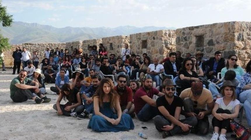 Ermeni Piyanist Akdamar&rsquo;da Konser Verdi