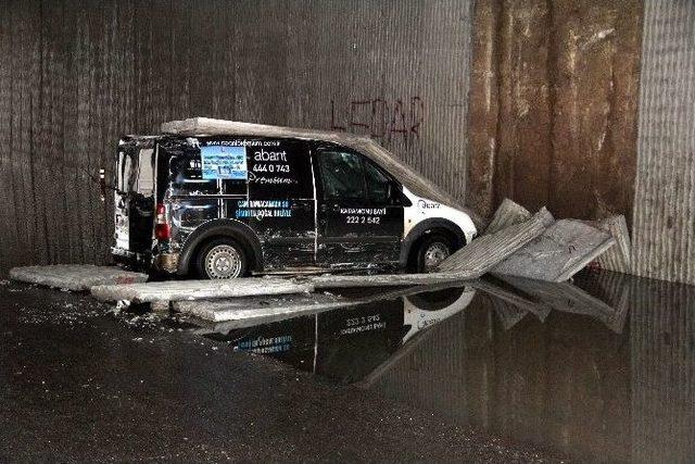 K&ouml;pr&uuml;n&uuml;n İstinat Duvarı Aracın &Uuml;zerine &Ccedil;&ouml;kt&uuml; 2