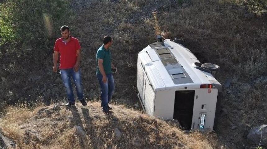 Hakkari&rsquo;de Trafik Kazası 1 Yaralı