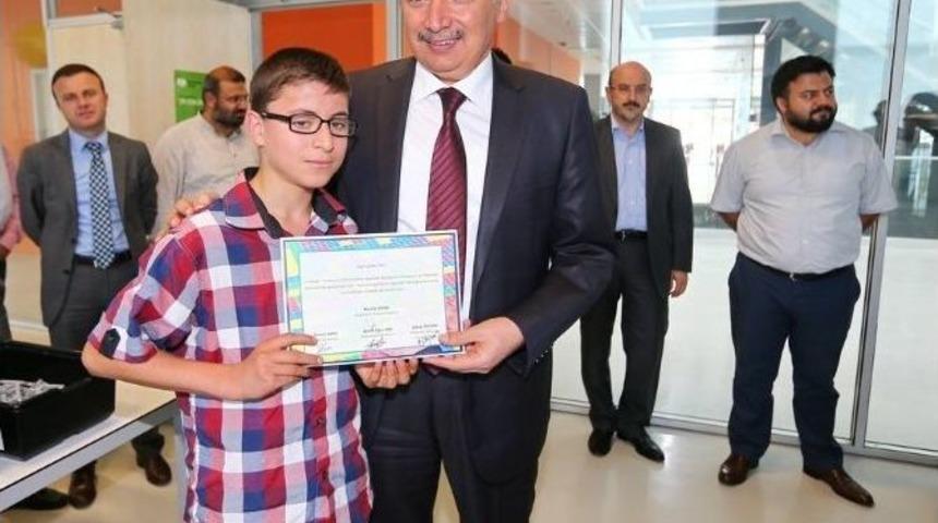 G&ouml;rme Engelli &Ccedil;ocukların Lego Başarısı &Ouml;d&uuml;llendirildi