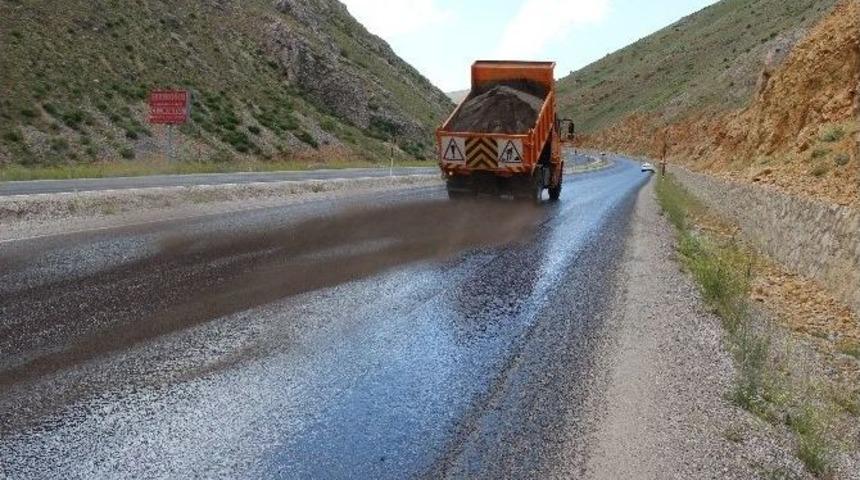 Kayseri&rsquo;deki Sıcaklar Asfaltı Eritti