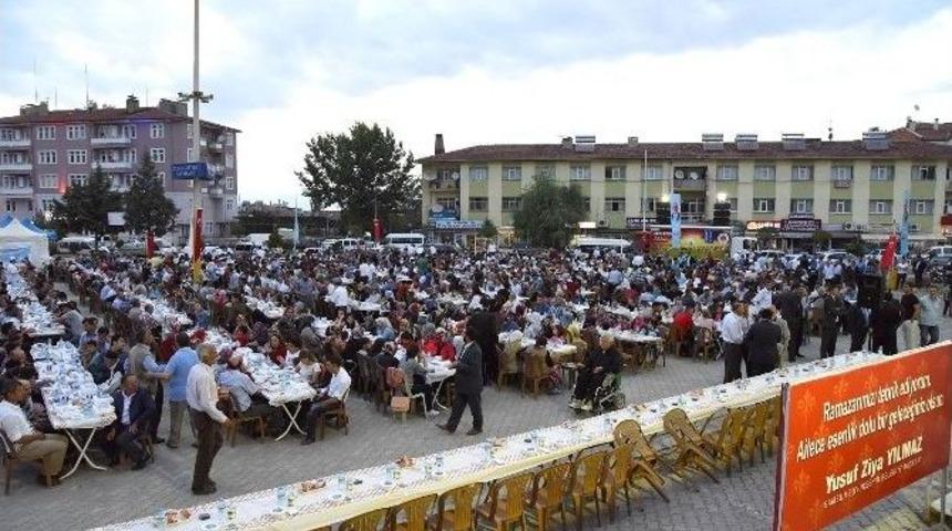 B&uuml;y&uuml;kşehir Belediyesi Vezirk&ouml;pr&uuml; İftarı
