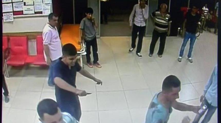 Hastane Basıp Doktor Ka&ccedil;ırarak, Aranan Kişiyi Tedavi Ettirdiler