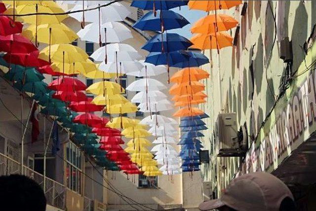 Silopi'de Sokağı, Rengarenk Şemsiyelerle Kapattılar