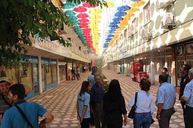 Silopi'de Sokağı, Rengarenk Şemsiyelerle Kapattılar