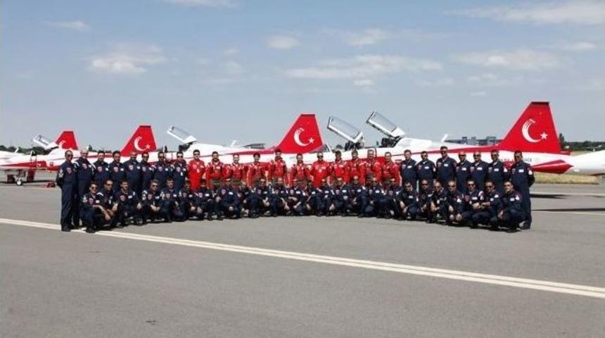 T&uuml;rk Yıldızları Avrupa Turundan D&ouml;nd&uuml;