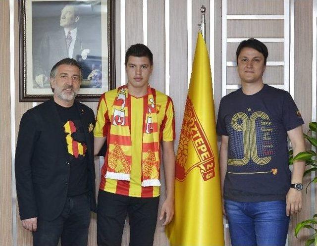 G&ouml;ztepe&rsquo;de Fatih Kurucuk Profesyonel Oldu 1