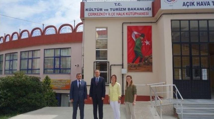 &Ccedil;erkezk&ouml;y Halk K&uuml;t&uuml;phanesi Yeni Yerine Taşınıyor