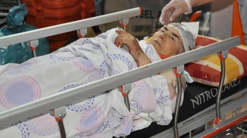 Yaşlı Kadını Demir &Ccedil;ubukla D&ouml;v&uuml;p, 8 Bileziğini Aldı