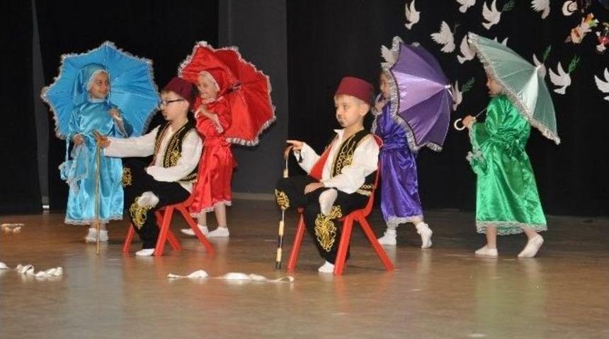 Miniklerin Yıl Sonu G&ouml;sterisi İlgiyle İzlendi