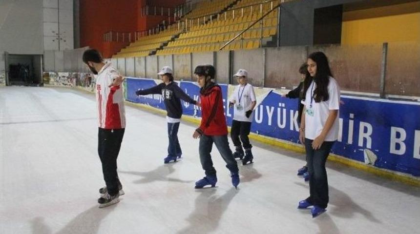 &Uuml;st&uuml;n Yetenekli &Ouml;ğrenciler Buzda K&uuml;resel Isınmayı &Ouml;ğreniyor