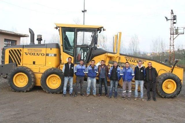 Akyazı Belediyesi Garaj Ve Bakım Atölyesinde Geniş Hizmet Alanı