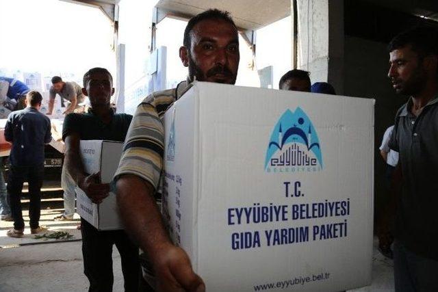 İhtiya&ccedil; Sahiplerine Gıda Paketi Verildi 2