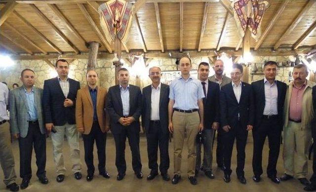 B&uuml;nyan Hakimlerine Veda Yemeği D&uuml;zenlendi 1