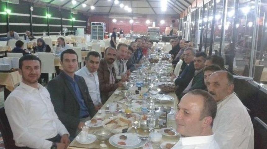 Boz&uuml;y&uuml;k&rsquo;te Tusiyad &Uuml;yeleri İftar Yemeğinde Bir Araya Geldi