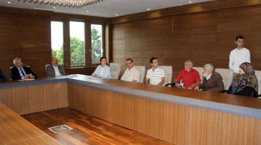 Başkan Belediyeden Iş Isteyenleri İşkur'a Y&ouml;nlendirecek