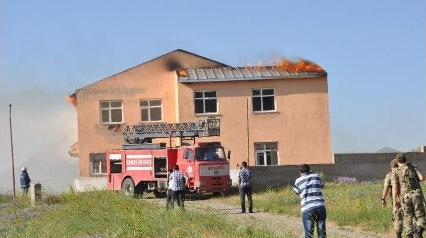 Kullanılmayan Polis Dinlenme Tesisinde Yangın