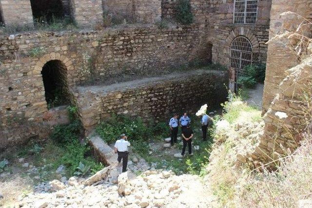 Tralles Antik Kenti Definecilerin Uğrak Yeri Haline Geldi