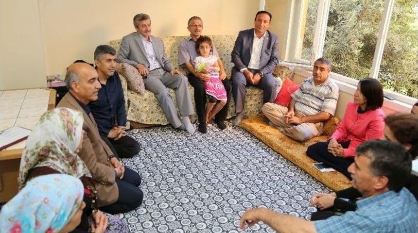 Başkan Tahmazoğlu Aile Ziyaretlerini S&uuml;rd&uuml;r&uuml;yor