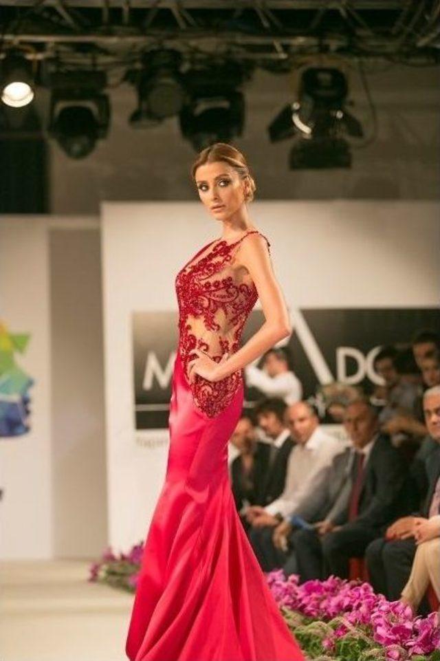 Mardan Palace Saray Lobisinde, Şehr-i Medeniyet Antalya K&uuml;lt&uuml;r Defilesi 1