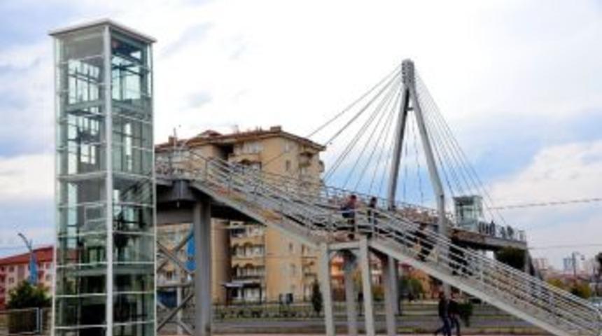 &Uuml;st Ge&ccedil;itlere Kurulan Asans&ouml;rler, Yaşlı Ve Hastalara Hizmet Veriyor