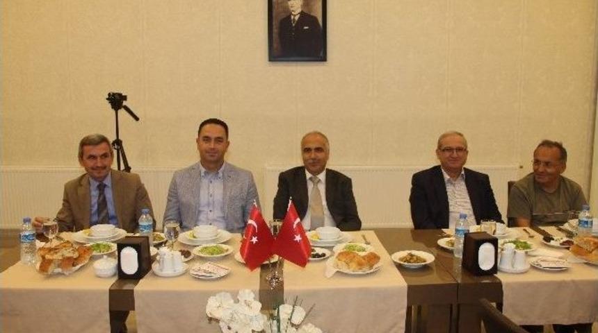 Giresun Valisi Hasan Karahan Basın Mensupları İle İftarda Buluştu