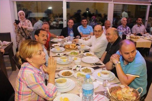 Giresun Valisi Hasan Karahan Basın Mensupları İle İftarda Buluştu 1