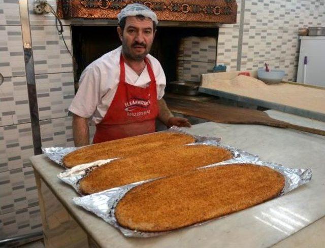 Kayseri'de Iftar Ve Sahurluk Tahinli Pide