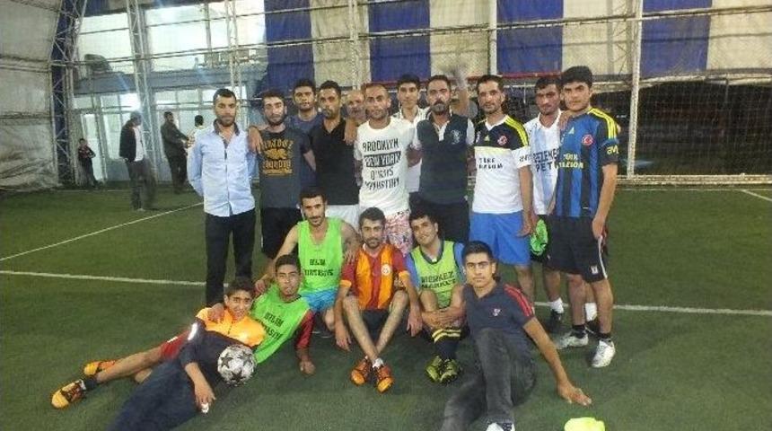 Malazgirt&rsquo;in Gururu Barış Yardımcı, Baba Ocağını Ziyaret Etti