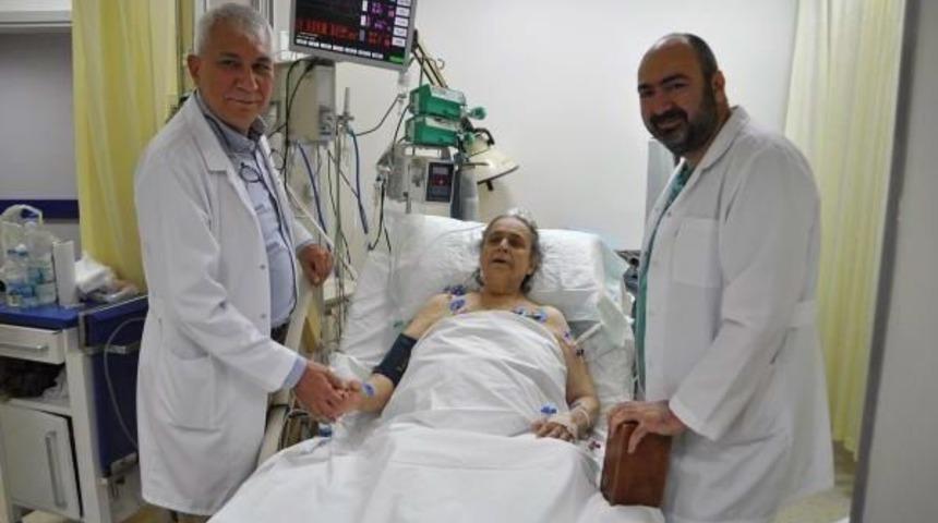 81 Yaşındaki Hastaya Mitral Kapak&ccedil;ık Takıldı