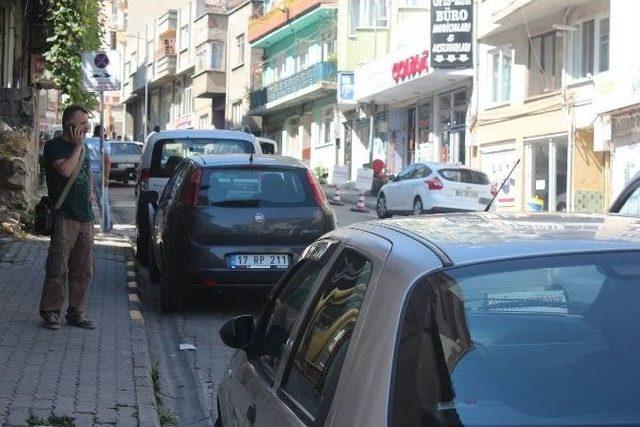 Ara&ccedil; S&uuml;r&uuml;c&uuml;leri Yasağa Aldırış Etmiyor 1