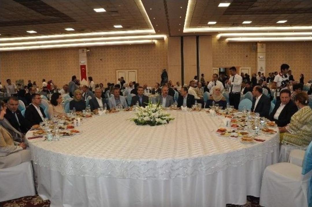 Balıkesir, B&uuml;y&uuml;kşehir&rsquo;in İftarında Buluştu