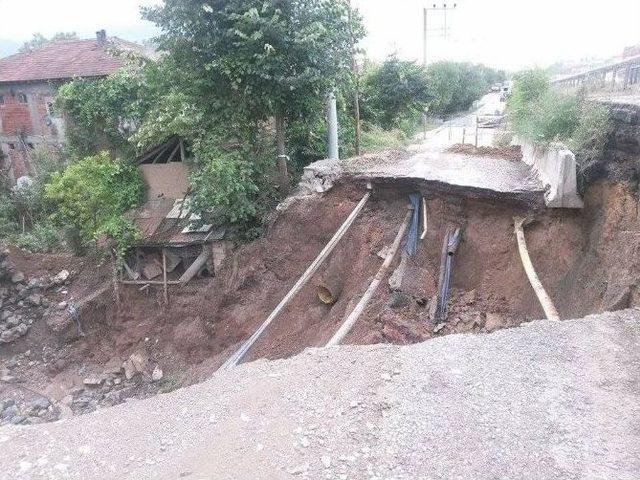 Kocaeli’de Eşme Mezarlığı, Sel Nedeniyle Tahrip Oldu