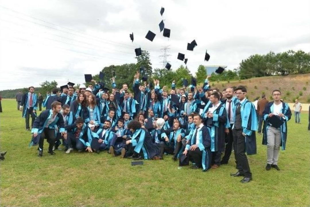 M&uuml;hendislik Fak&uuml;ltesi Mezuniyet T&ouml;reni Ger&ccedil;ekleşti