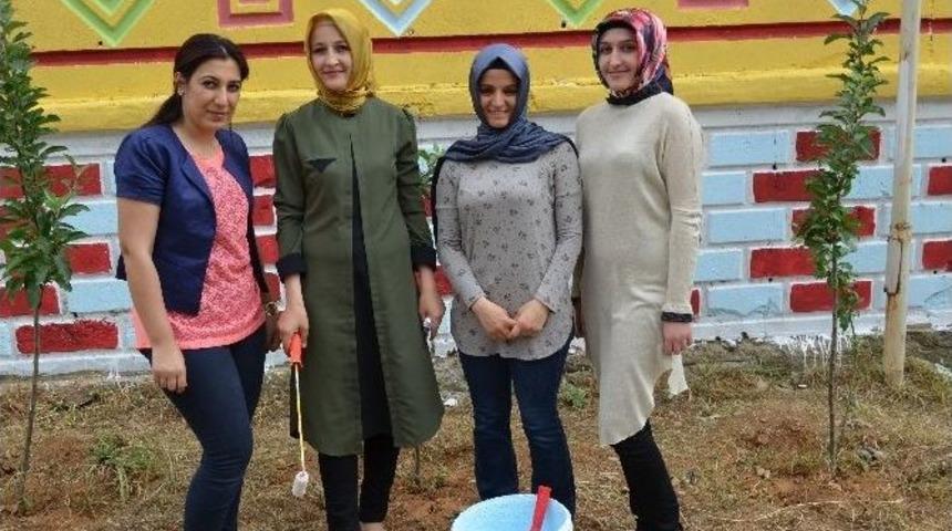 (&ouml;zel Haber) &Ouml;ğretmenlerden &Ouml;rnek Davranış